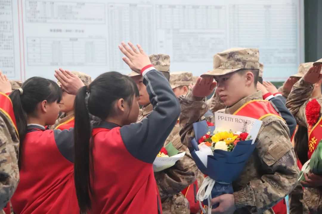 3.3.jpg 同心向强 共卫国防——修文县2025年上半年“迎老送新”仪式举行