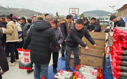 “新春送温暖，百姓笑颜开” 爱心企业赴龙场街道龙桂村开展捐赠活动