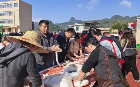 【网络中国节·重阳】修文谷堡镇乌栗村开展重阳主题活动 153名老人暖心过节
