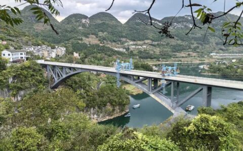 修文县六广河大峡谷30年危旧桥——滨江大桥“返老还童”