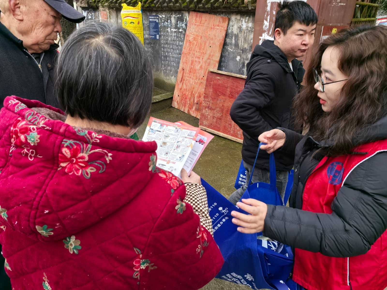 修文县扎佐街道：筑牢安全防线 共建和谐家园