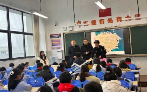 修文县阳明洞街道：禁毒第一课 点亮开学季