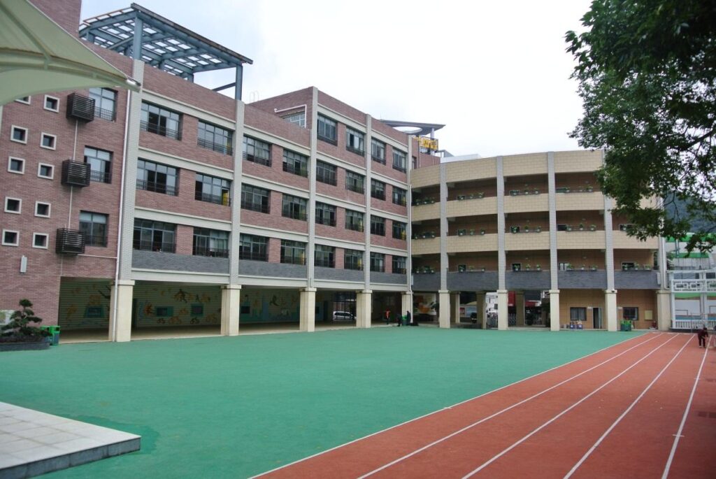 〔简介〕贵阳市三桥小学