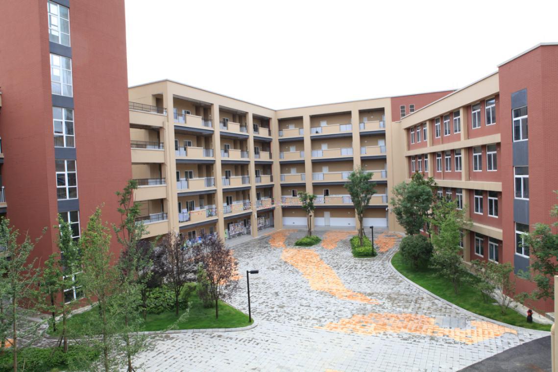 〔简介〕贵阳市第十九中学万科城分校